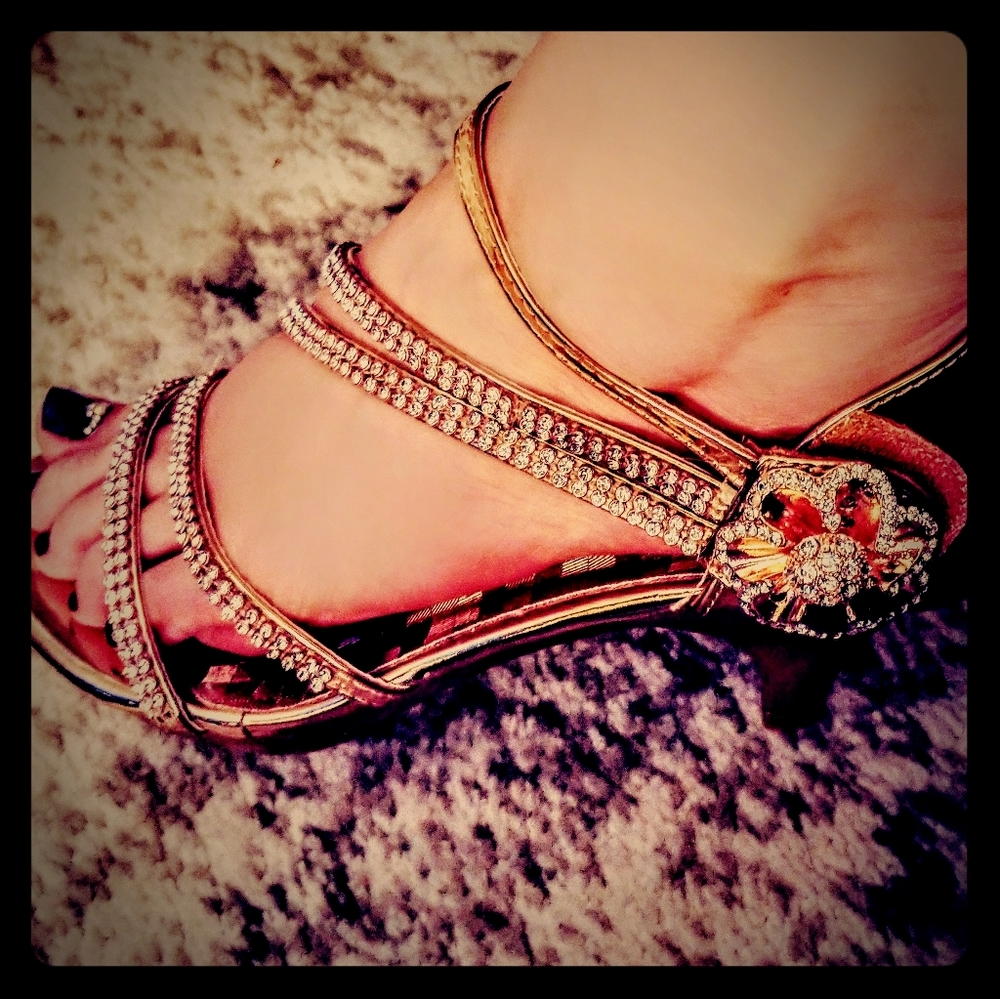 Delicacy pumps.